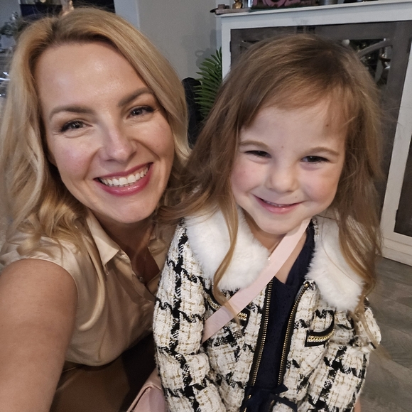 Meet your Posher, Tiffany - Picture 3 of 3